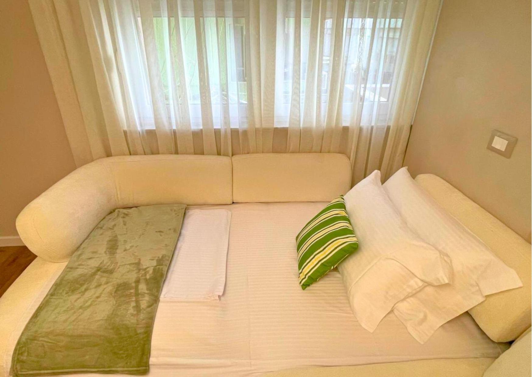 Zeta - Spacious 1br - The Block Area In Apartment